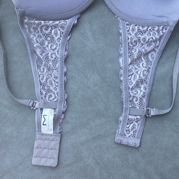 ⚜️MaidenForm Gray and White Lace Padded Bra! - Picture 5 of 5